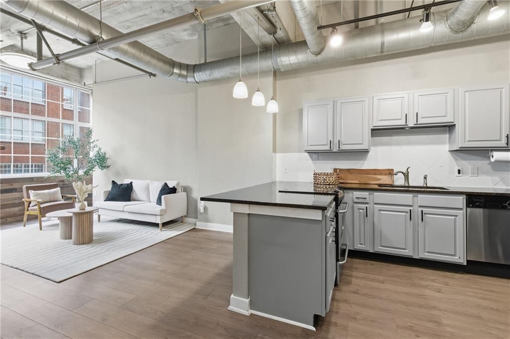 321 W 7th Street — photo 6