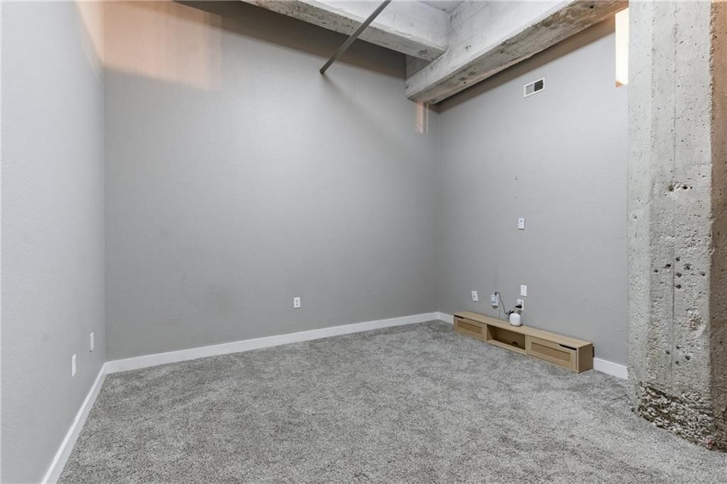 321 W 7th Street — photo 15