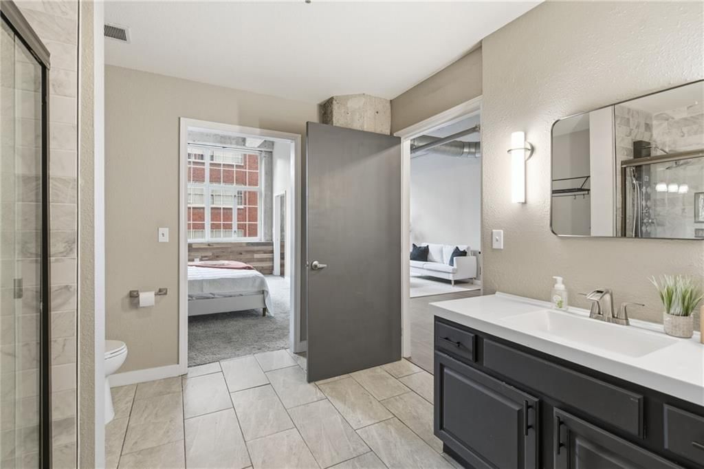 321 W 7th Street — photo 17