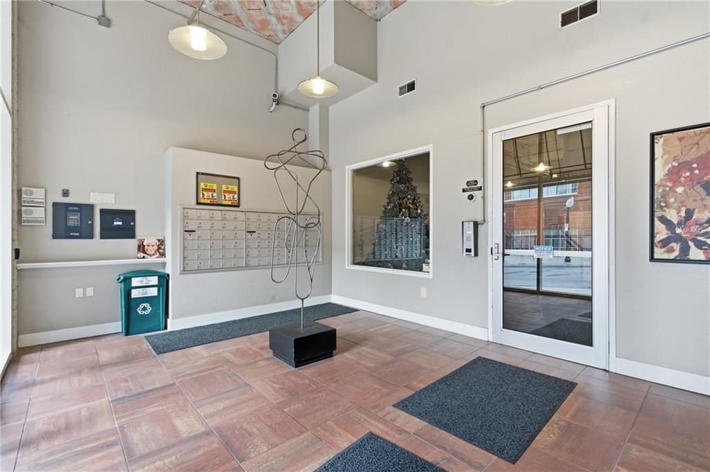 321 W 7th Street — photo 20