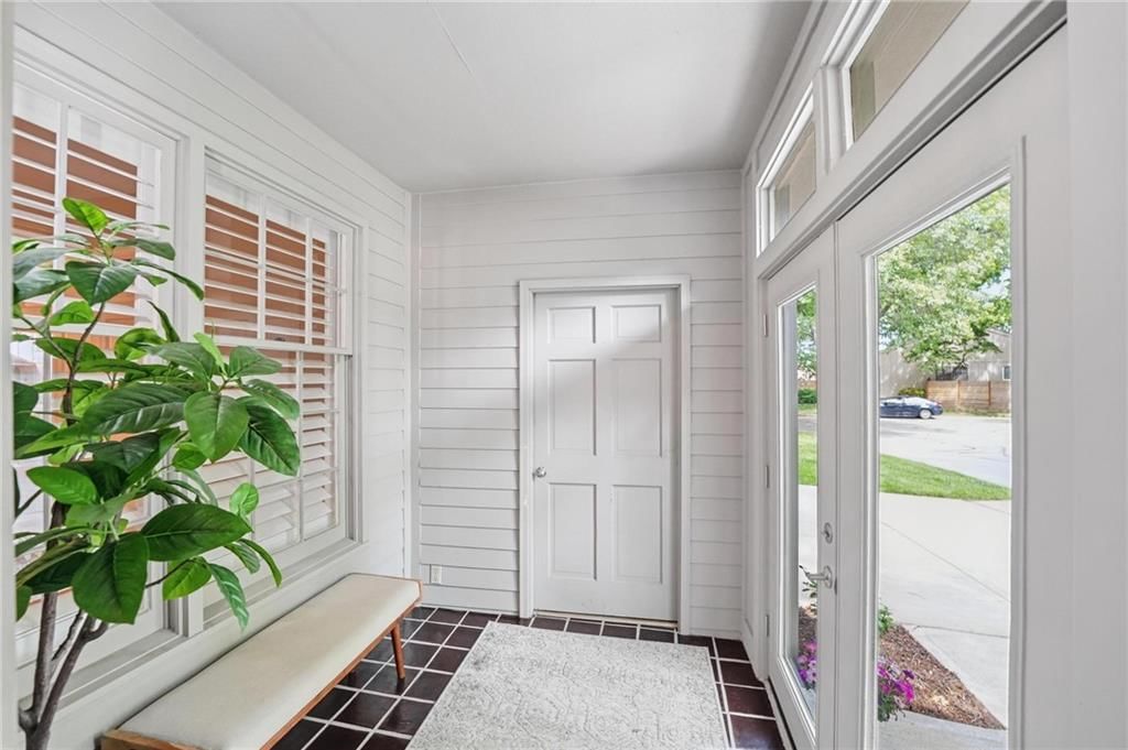 12856 Cambridge Terrace — photo 2