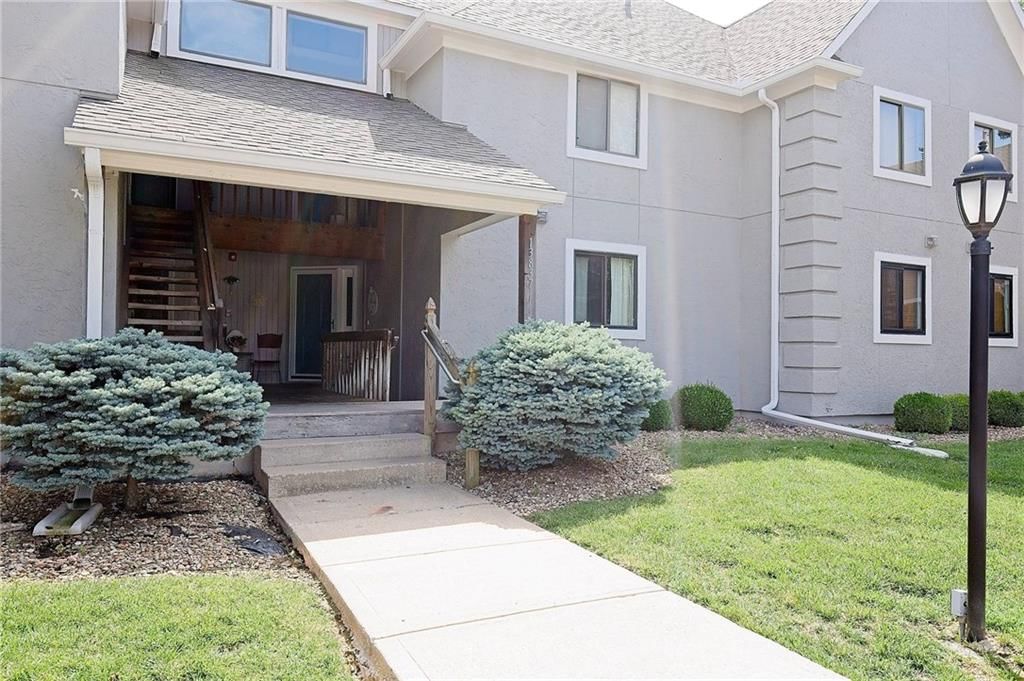 13837 W 58th Terrace — photo 2