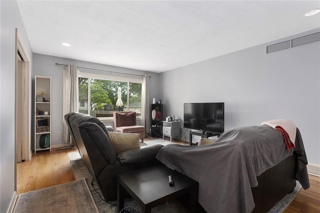 10239 OUTLOOK Drive — photo 4