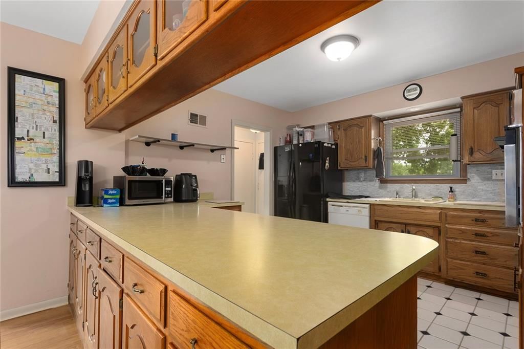 10239 OUTLOOK Drive — photo 9