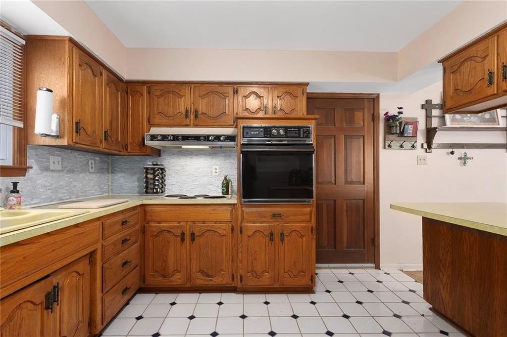 10239 OUTLOOK Drive — photo 10