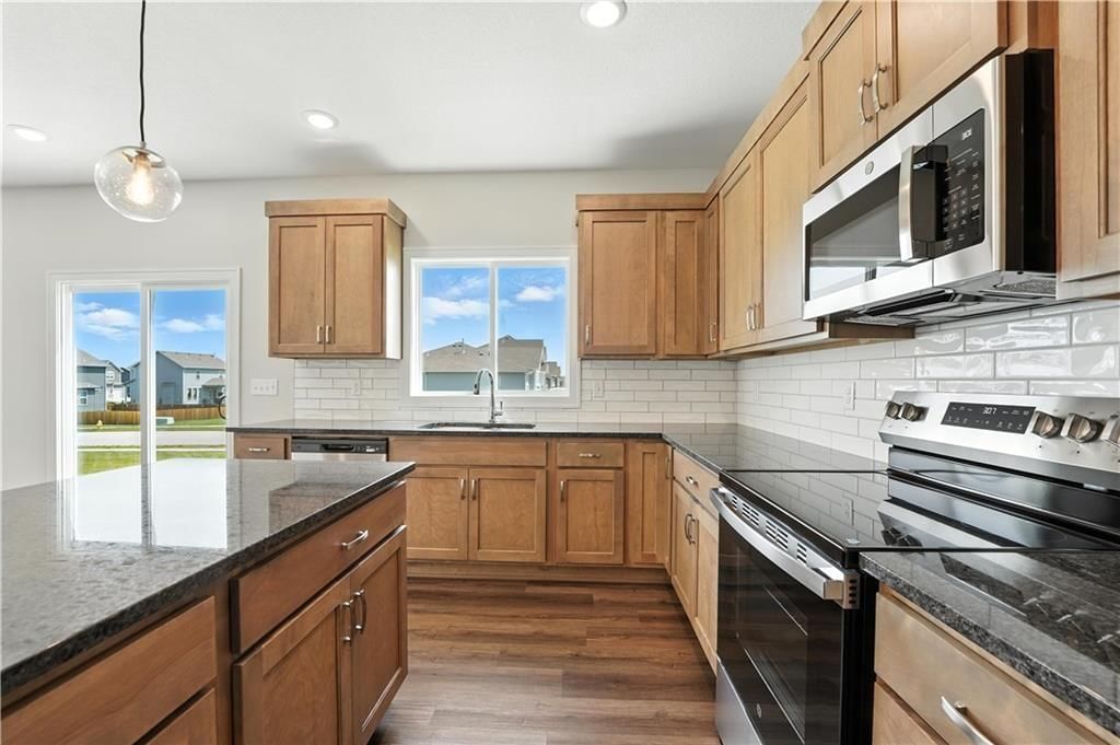 12232 Emerald Street — photo 13