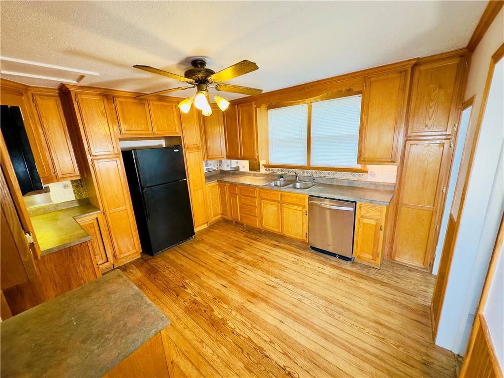 409 W Miller Street — photo 3