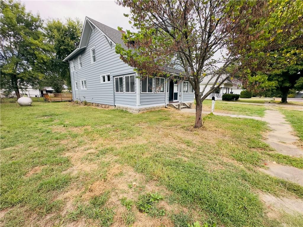 409 W Miller Street — photo 41