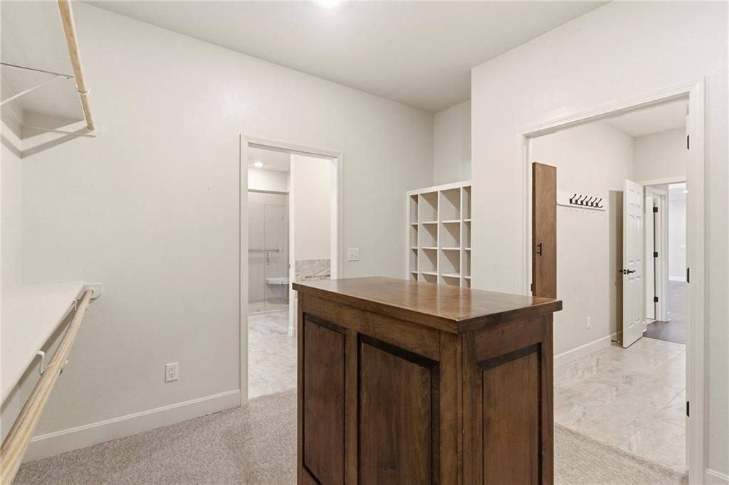 404 W 10th Street — photo 19