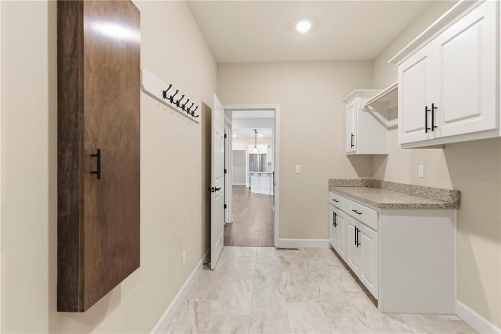 404 W 10th Street — photo 22