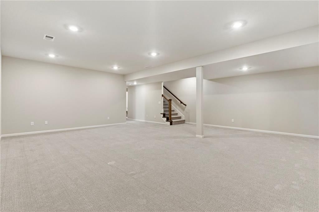 404 W 10th Street — photo 27