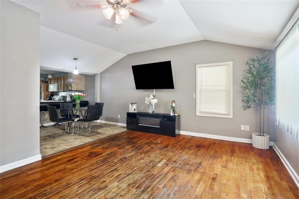 520 E Fair Street — photo 5
