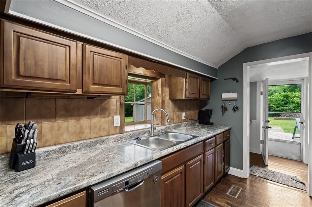 321 Springdale Avenue — photo 10