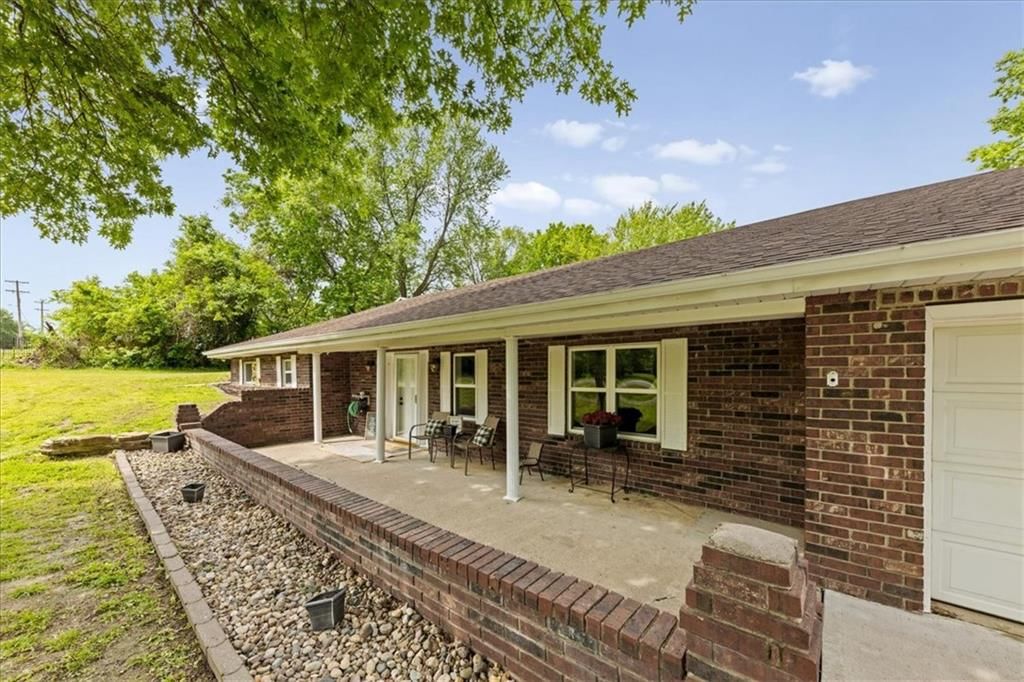 403 N Johnson Drive — photo 2