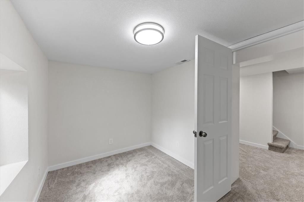 12107 Henry Street — photo 15