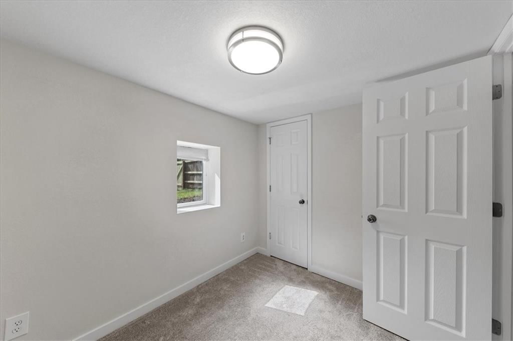 12107 Henry Street — photo 17