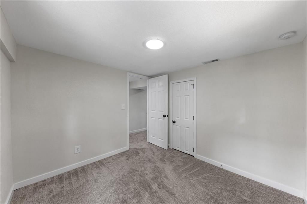 12107 Henry Street — photo 20