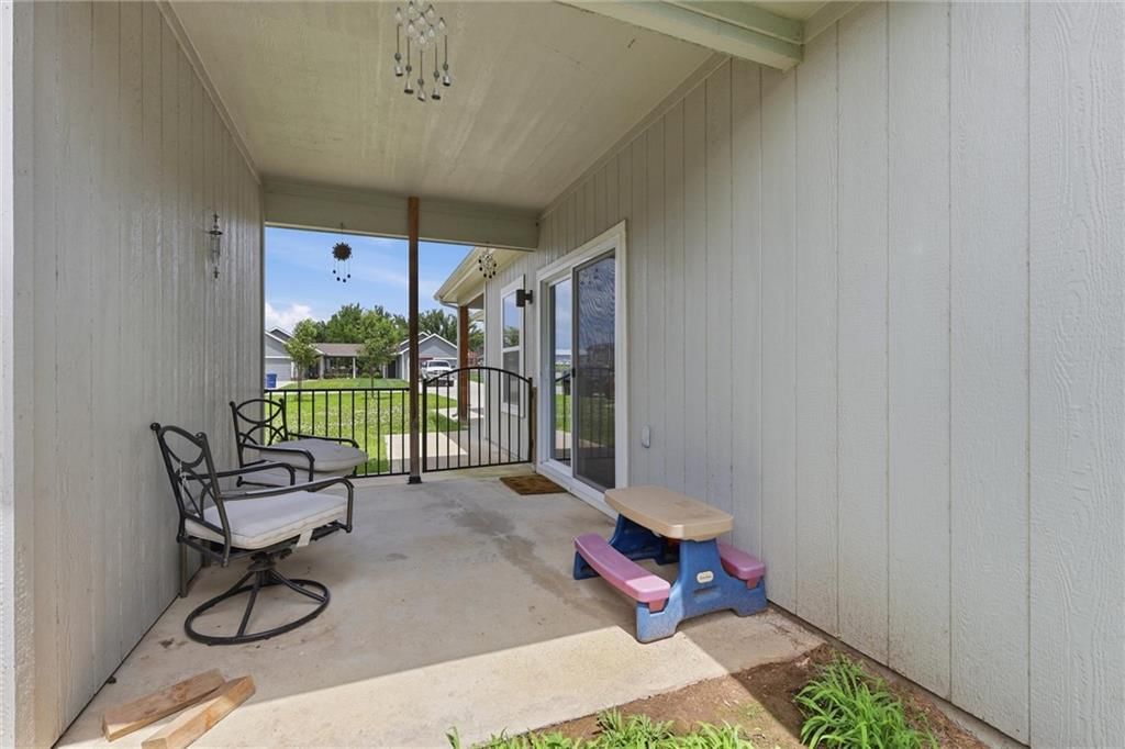 1304 E Joles Drive — photo 22