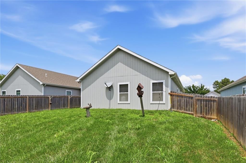 1304 E Joles Drive — photo 27