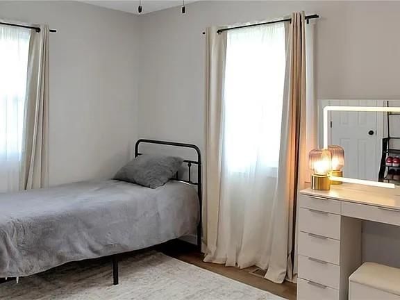726 W Broadway Street — photo 13