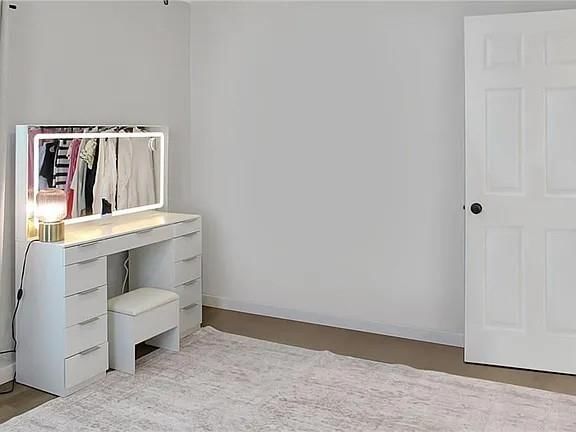 726 W Broadway Street — photo 15