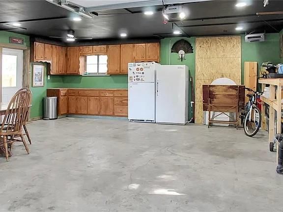 726 W Broadway Street — photo 25