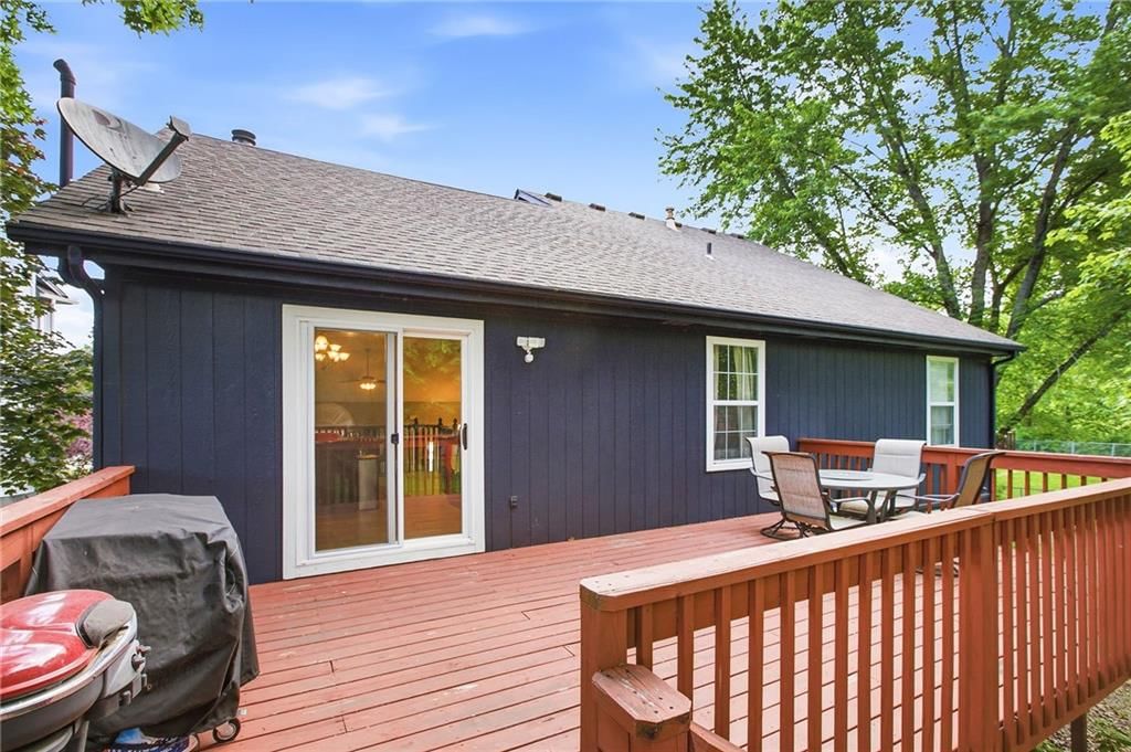 1005 NW PENNINGTON Place — photo 32