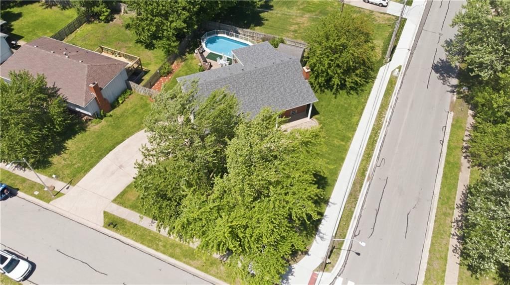 2300 NW 84th Terrace — photo 38