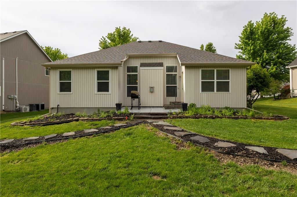 5005 NW Flintridge Drive — photo 10
