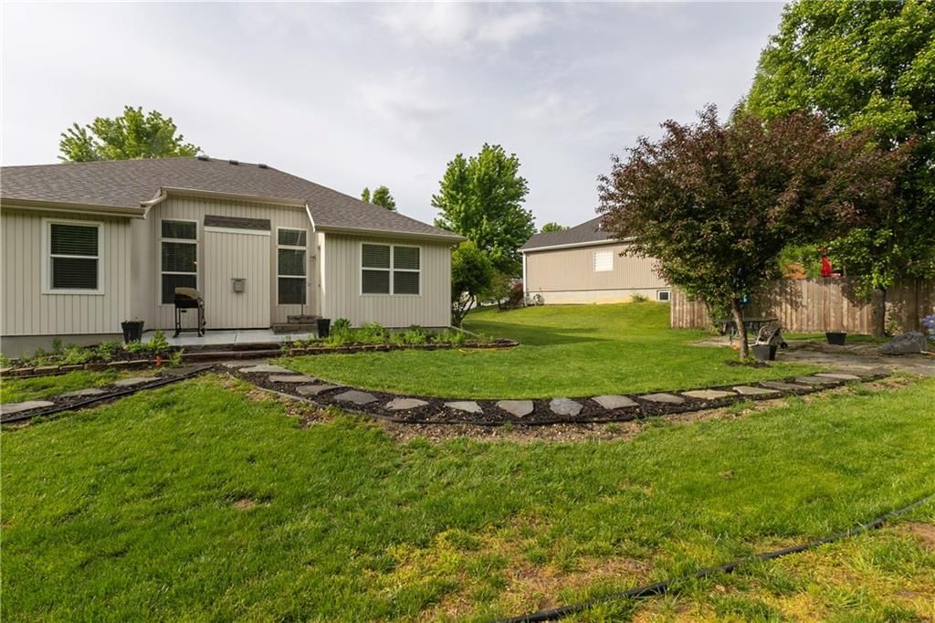 5005 NW Flintridge Drive — photo 12