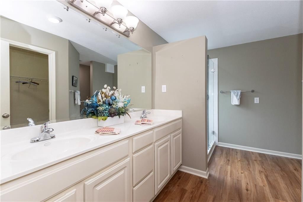 5005 NW Flintridge Drive — photo 32