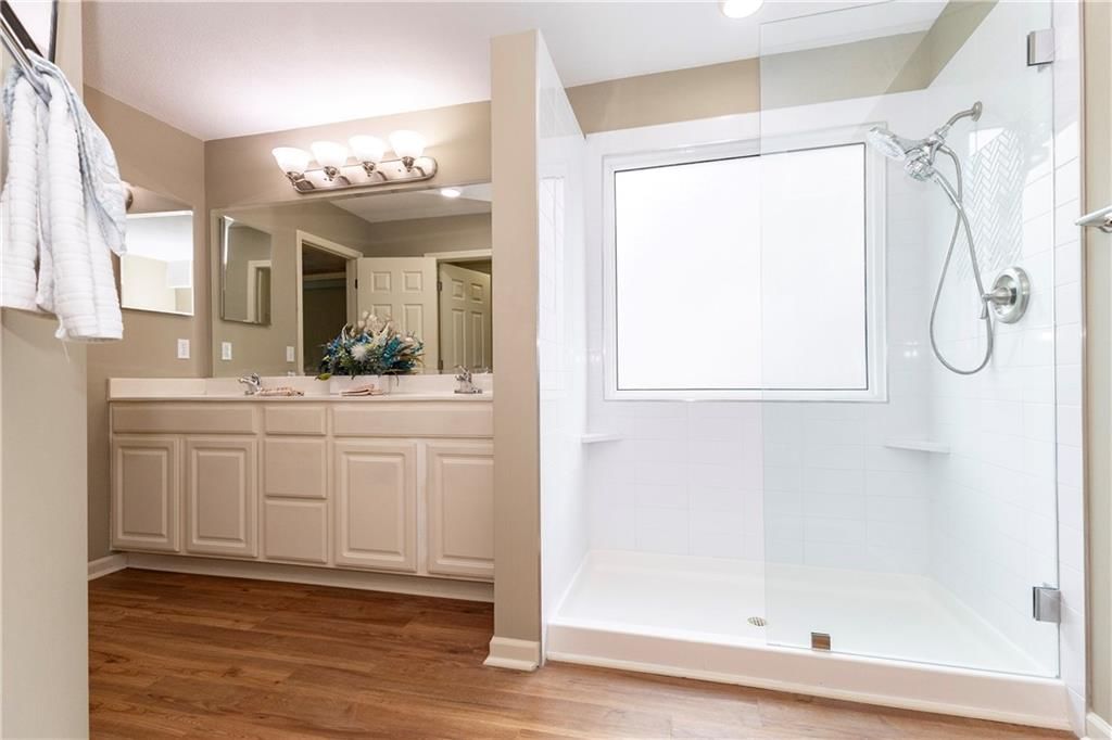 5005 NW Flintridge Drive — photo 34