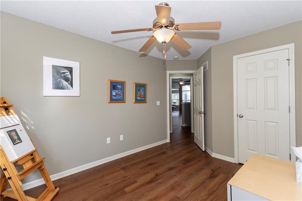 5005 NW Flintridge Drive — photo 38