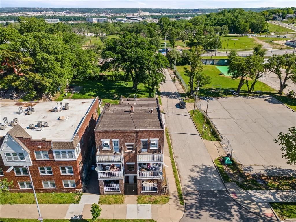 1316 Admiral Boulevard — photo 31