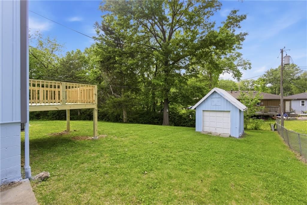 6224 Longwood Avenue — photo 16