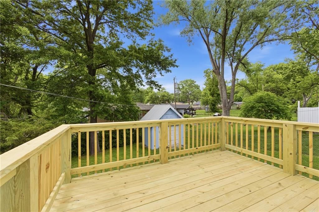 6224 Longwood Avenue — photo 37