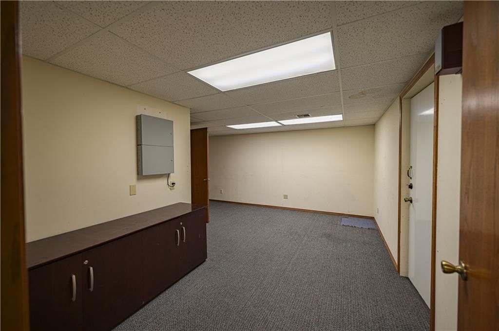 802 W 8th Street — photo 13