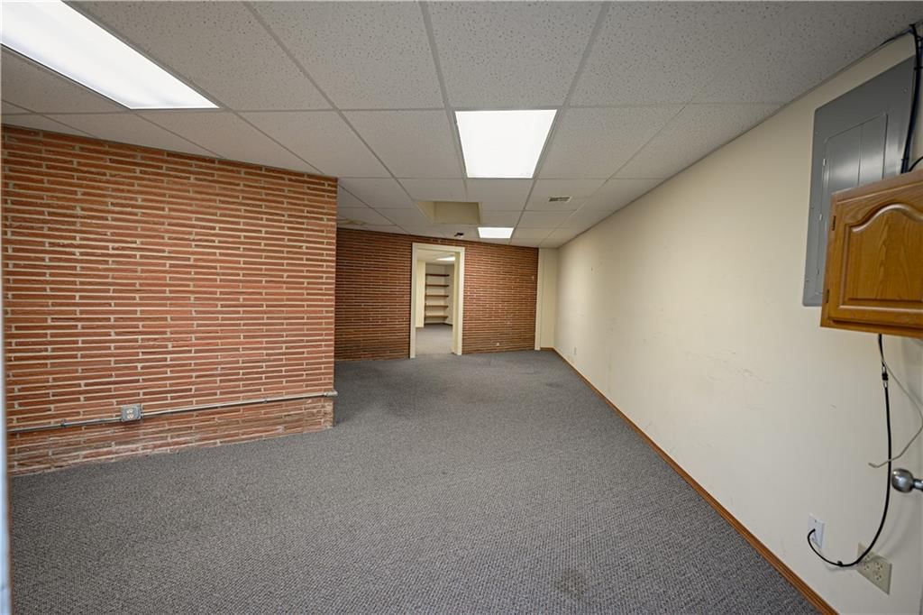 802 W 8th Street — photo 18