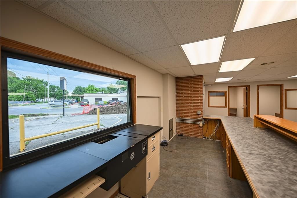 802 W 8th Street — photo 21