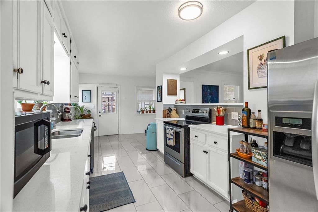 5445 Holmes Street — photo 9