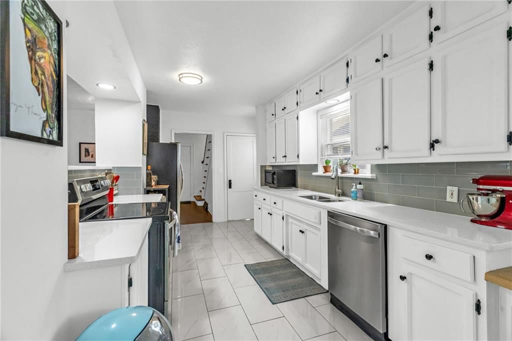 5445 Holmes Street — photo 10