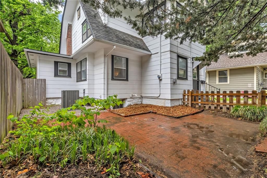 5445 Holmes Street — photo 19