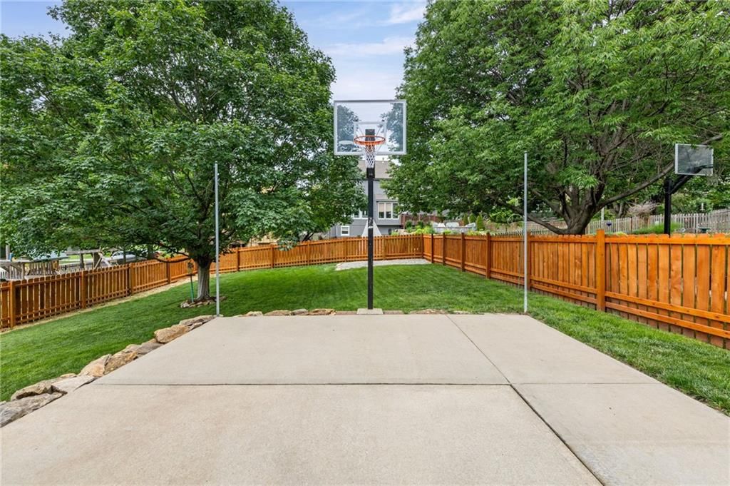 7248 Widmer Street — photo 42