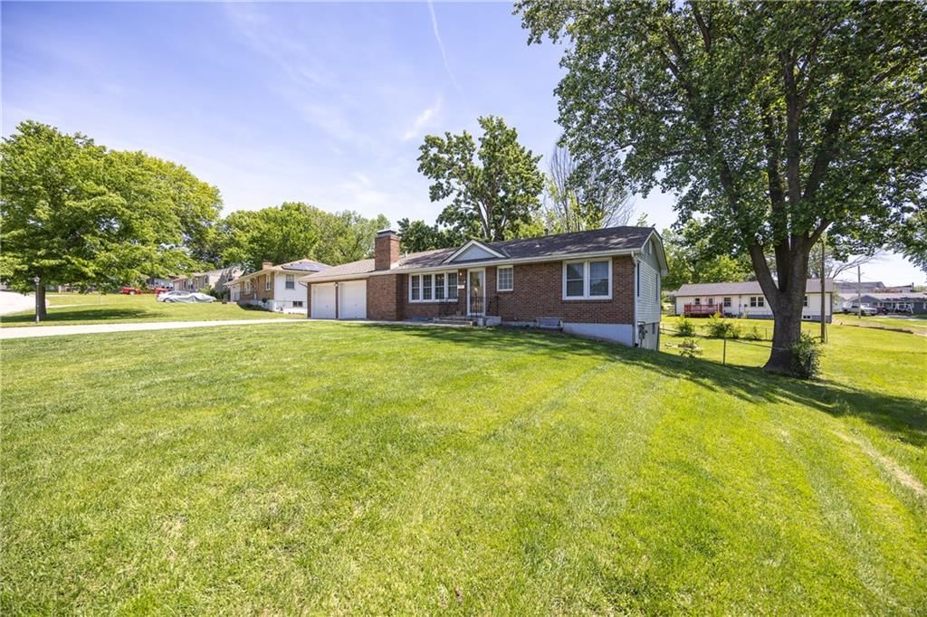 6603 N Grand Avenue — photo 3