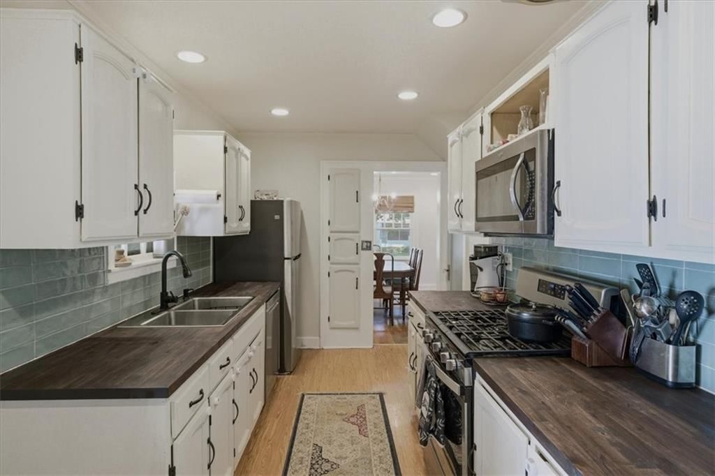 415 E 70th Street — photo 14