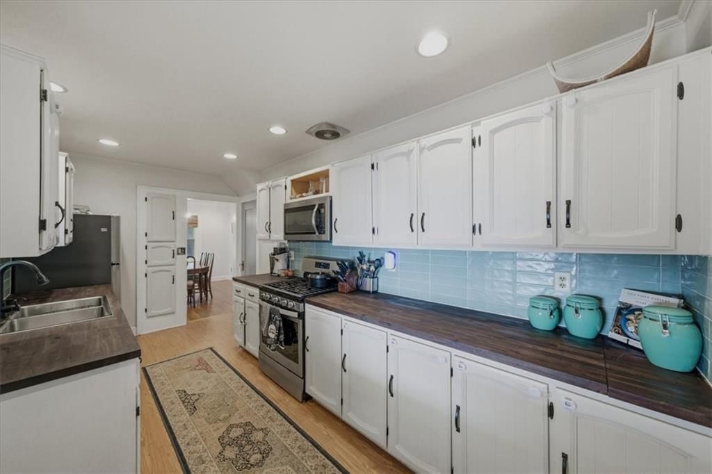 415 E 70th Street — photo 15