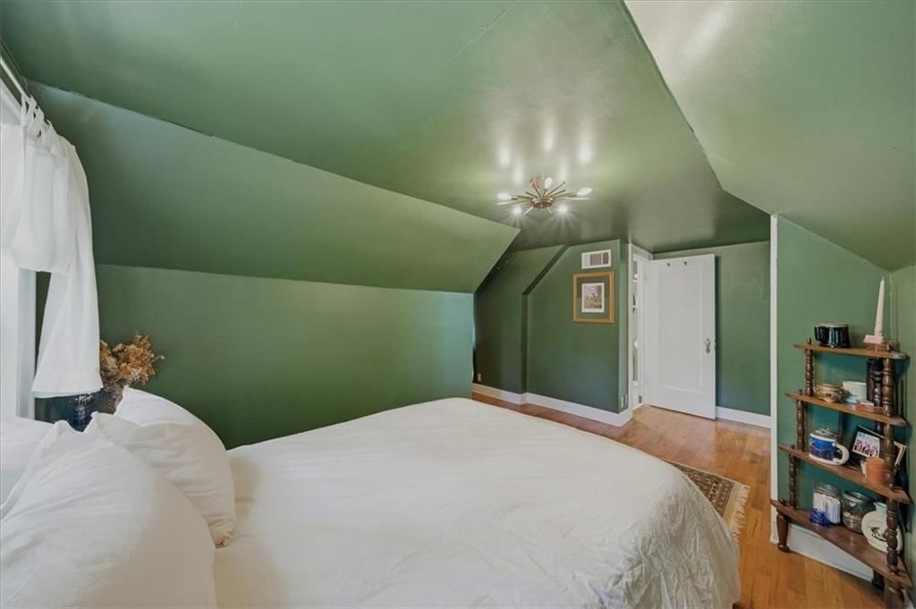 415 E 70th Street — photo 24