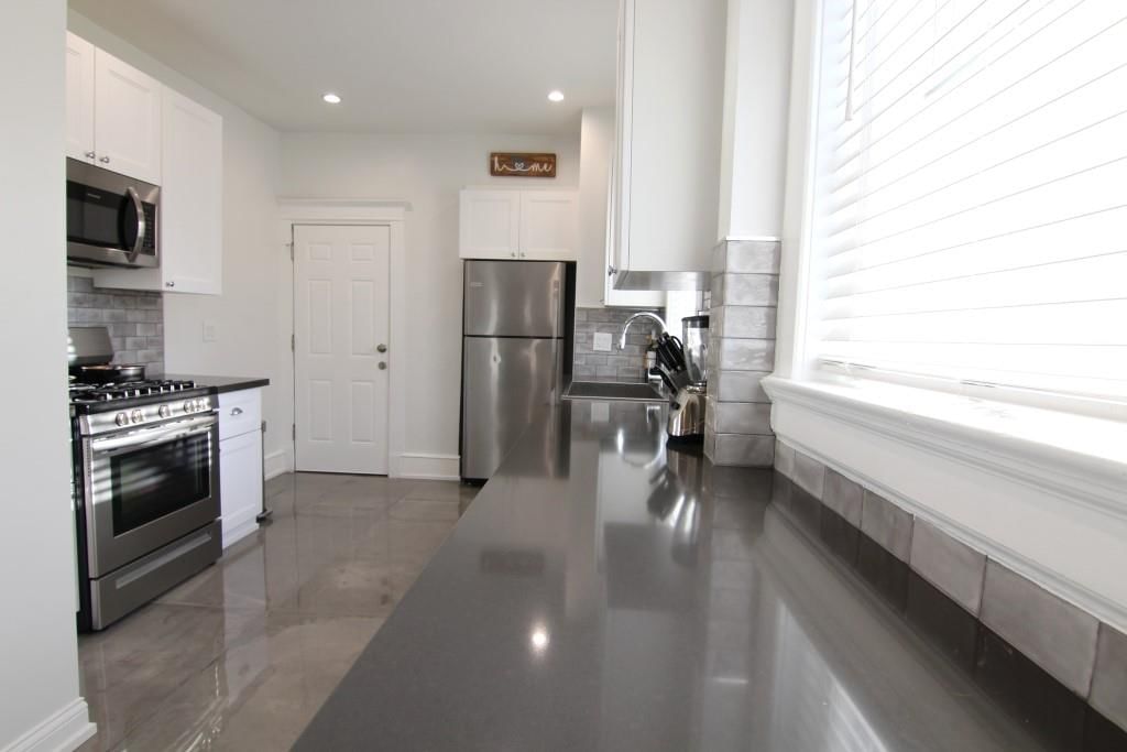 901 E 39th Street — photo 32