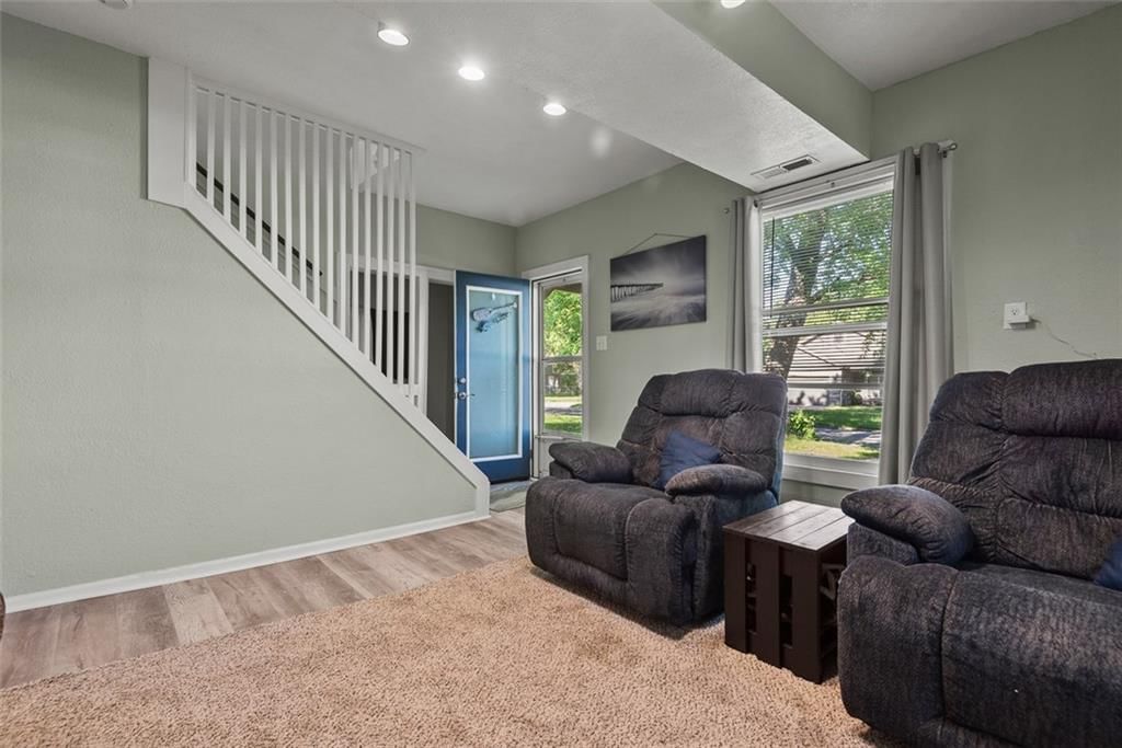 431 S Poplar Street — photo 4