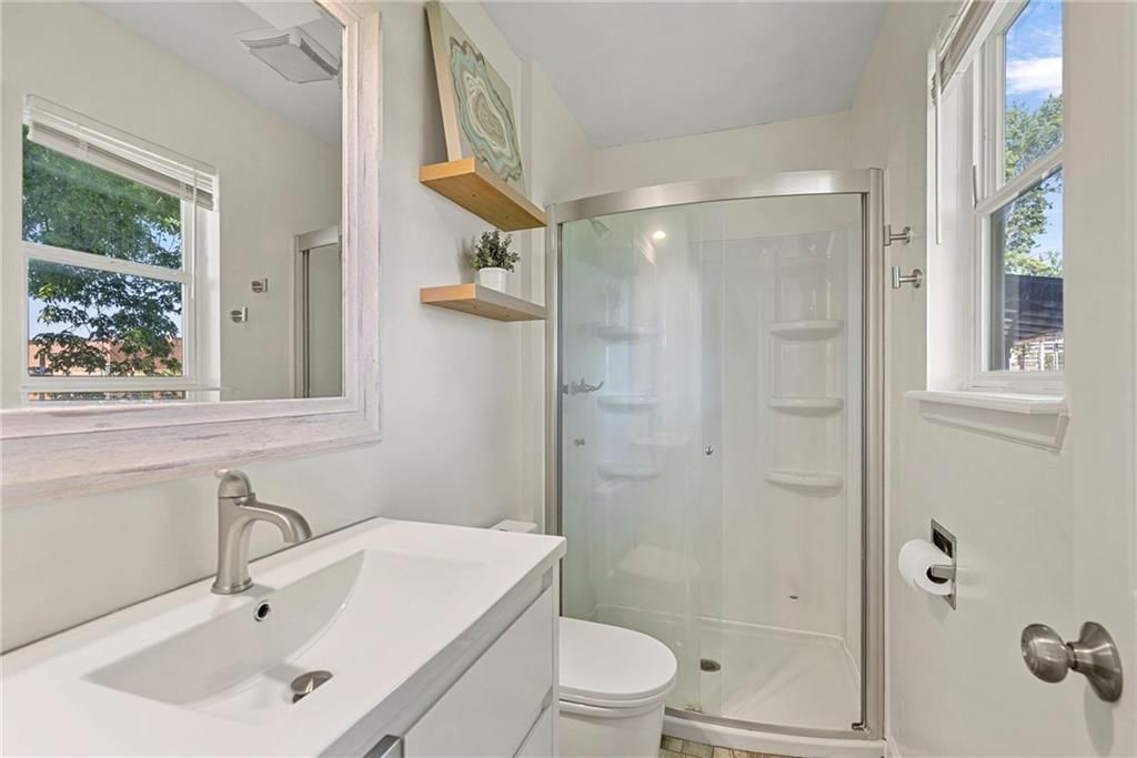 1608 E 151st Terrace — photo 9